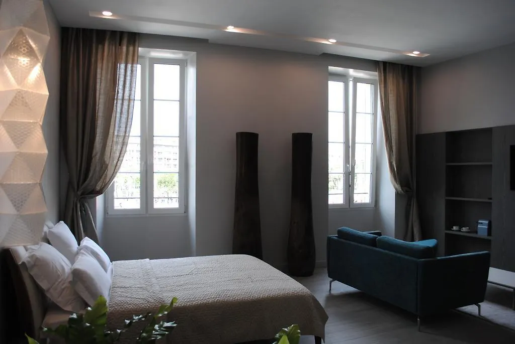 Les Suites Massena Nice 3*,