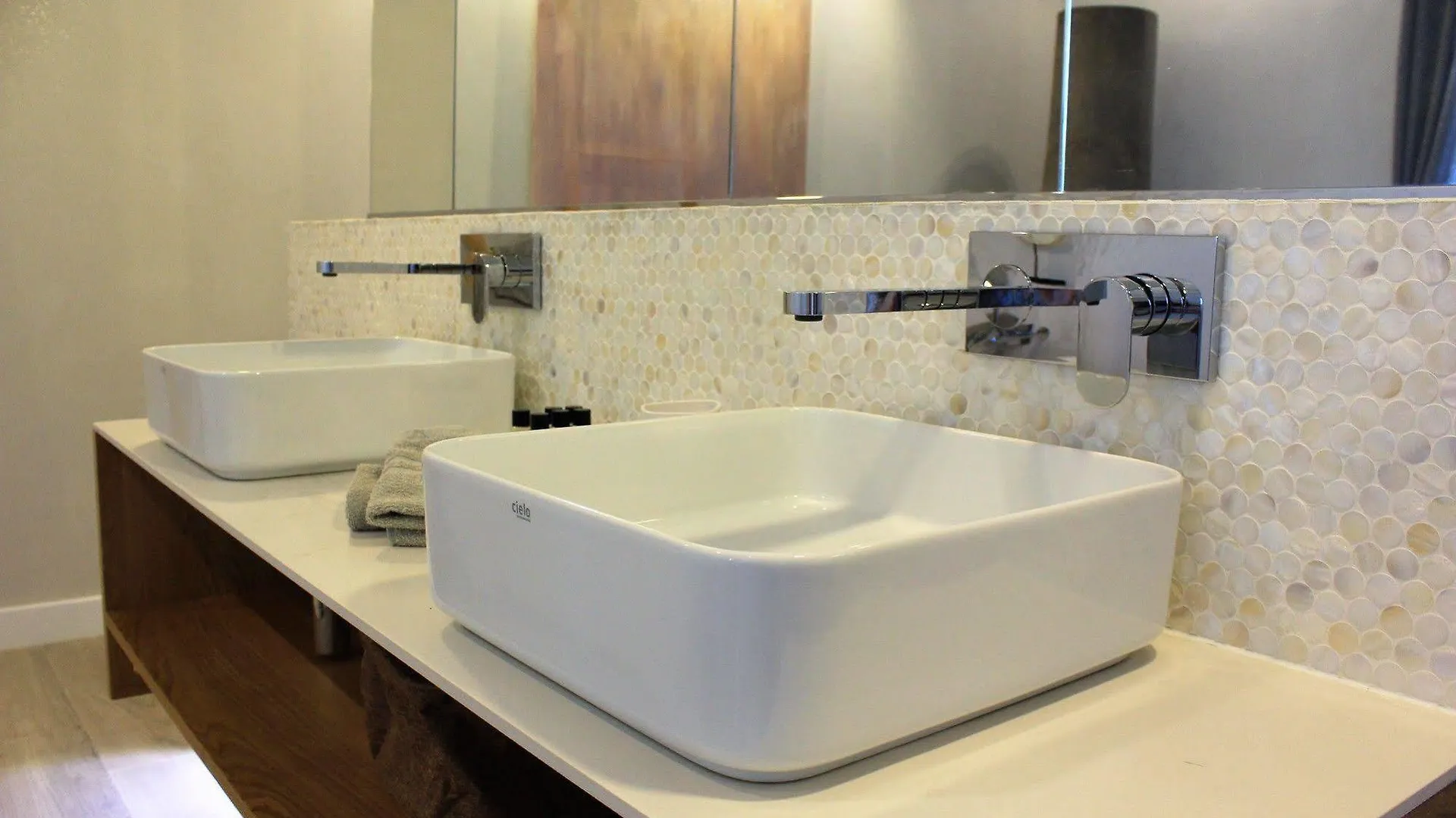 Les Suites Massena Nice Hotel