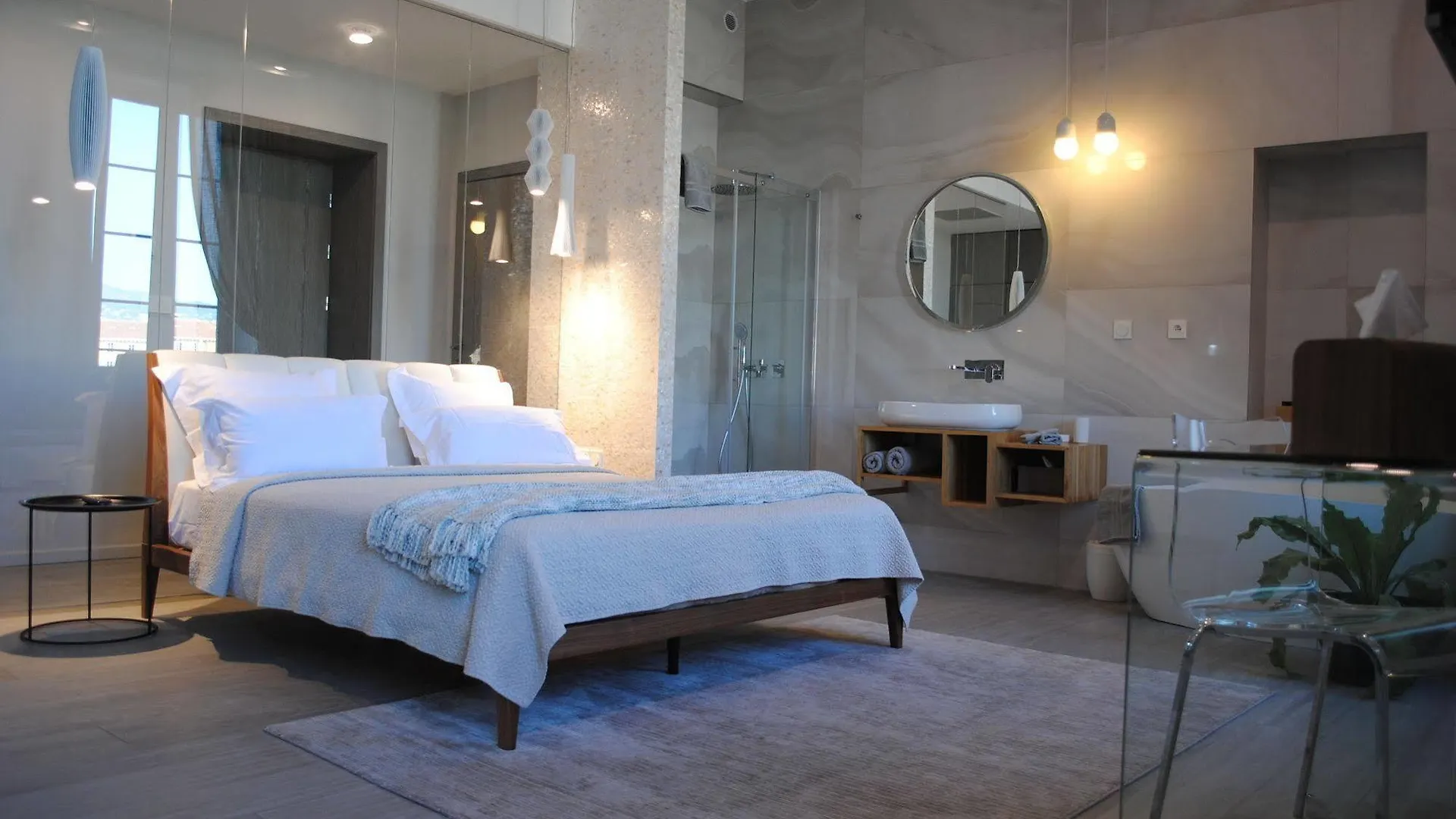 *** Hotell Les Suites Massena Nice Frankrike