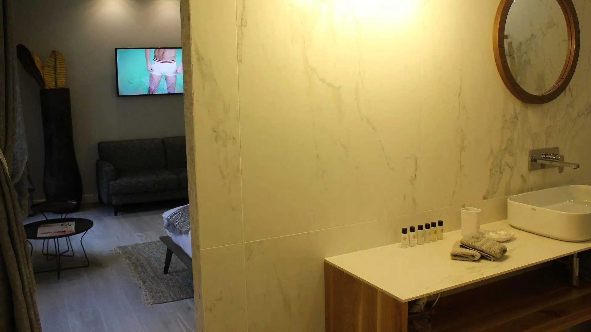 *** Hotell Les Suites Massena Nice Frankrike